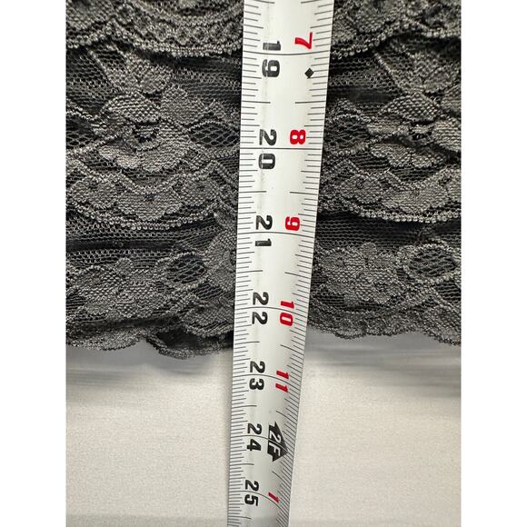 H&M Black Lace Pencil Skirt – Chic Romantic Y2K Officecore Whimsigoth - Picture 5 of 10